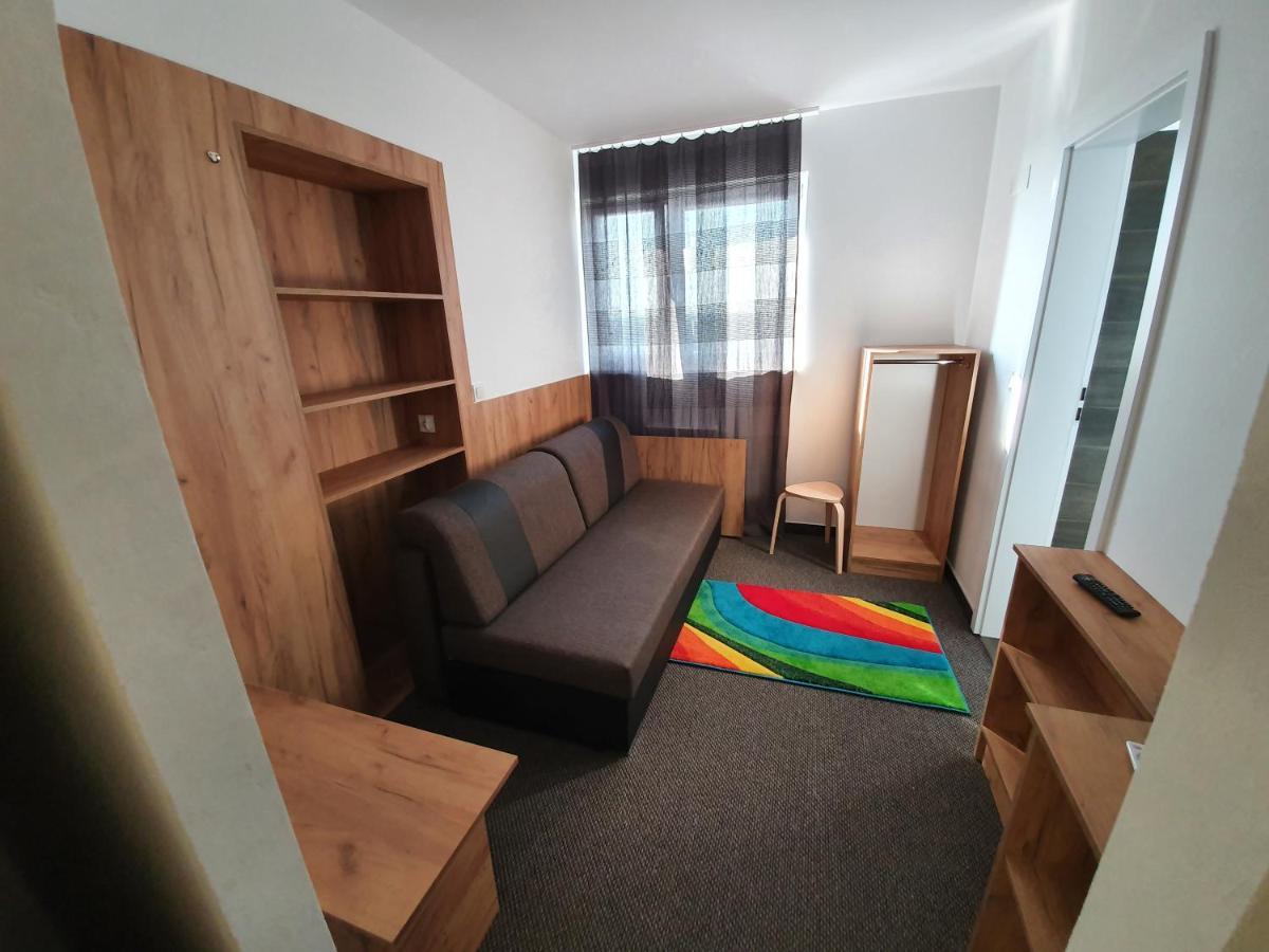 Apartment Boomerang *